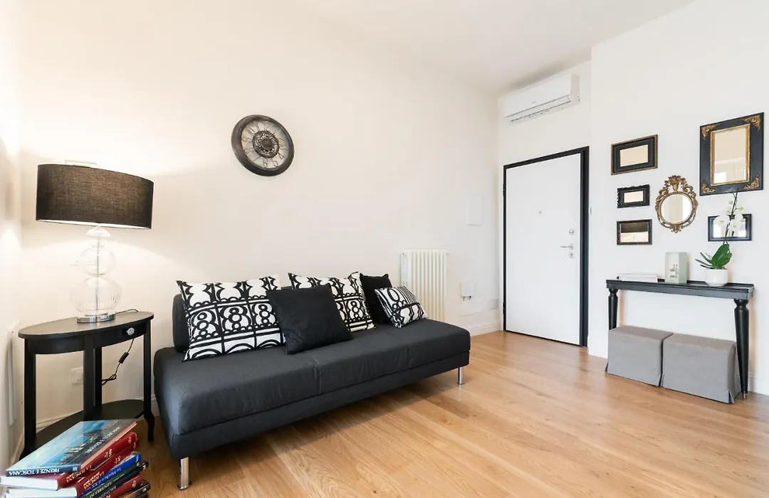 Lovely Apartment With Balcony-1